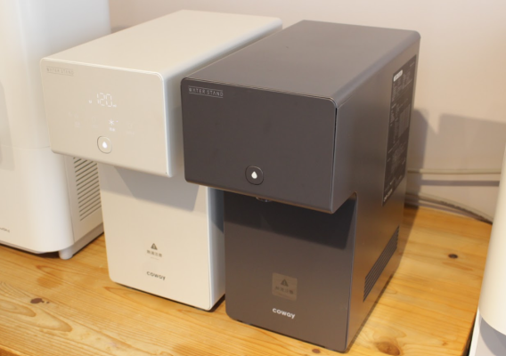 ウォータースタンド アイコンの白と黒の機種を並べた画像